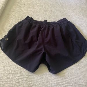 Hotty Hot Low-Rise Lined Short 4" in Navy, size 8 tall